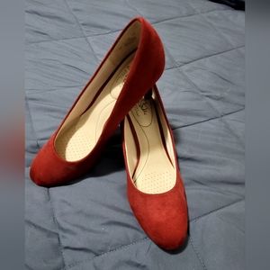 LifeStride | Red Parigi Pump LIKE NEW